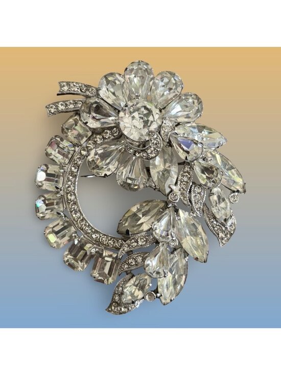 Eisenberg Jewelry - Eisenberg Rhinestone Flower & Leaf Circle Brooch With Silver Accents Statement